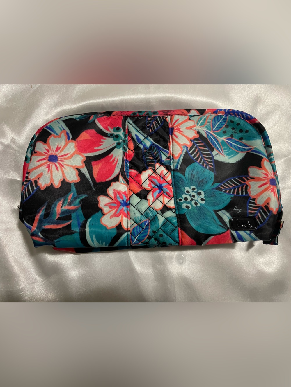 LUG: Flash Cosmetic Case